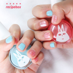 Sơn móng tay gốc nước cho trẻ em RECIPEBOX Kids Water Base Nail Polish màu Energetic Sky 10ml